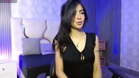 Snapshot of maiily_tay chatting on October 2025 12:20:01 PM maiily_tay online show from October 2025 12:20:01 PM