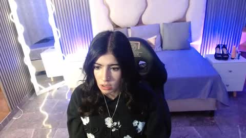 Snapshot of maiily_tay chatting on November 2025 11:29:01 AM maiily_tay online show from November 2025 11:29:01 AM