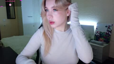 Snapshot of maksisisia chatting on December 2025 02:37:02 PM maksisisia online show from December 2025 02:37:02 PM