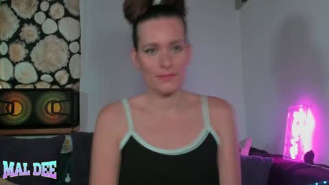 Mal Dee online show from December 2024 02:09:01 PM