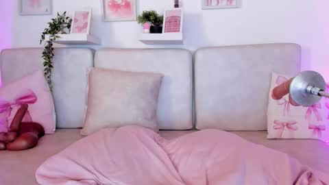 Snapshot of malka_burning chatting on October 2025 09:25:02 PM Malka online show from October 2025 09:25:02 PM