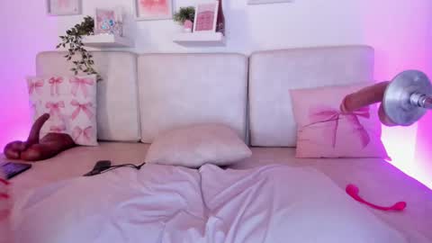 Snapshot of malka_burning chatting on December 2025 08:28:02 PM Malka online show from December 2025 08:28:02 PM