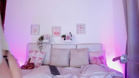 Snapshot of malka_burning chatting on December 2025 07:10:01 PM Malka online show from December 2025 07:10:01 PM