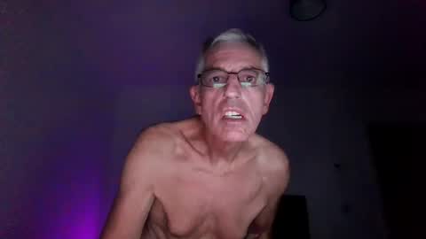 Snapshot of malkie55 chatting on October 2025 08:07:02 PM malkie55 online show from October 2025 08:07:02 PM