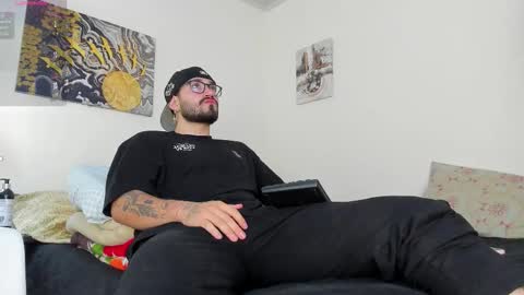 maloy_magic online show from December 2025 12:29:02 AM