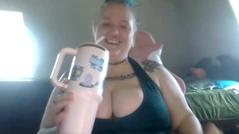 Snapshot of manicpixiepop chatting on November 2025 06:40:02 PM ManicPixiePop online show from November 2025 06:40:02 PM