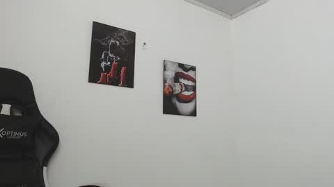 Snapshot of marce0001 chatting on November 2025 04:01:02 AM Marcela online show from November 2025 04:01:02 AM