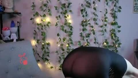 Margaux Savant online show from September 2025 03:18:02 AM