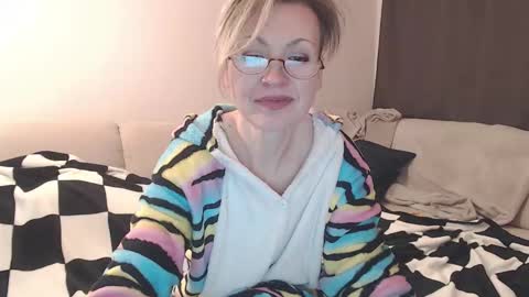 Mari online show from February 2025 07:13:01 PM