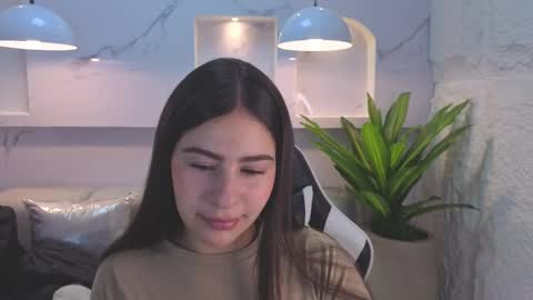 Mariana  online show from September 2025 01:32:01 PM