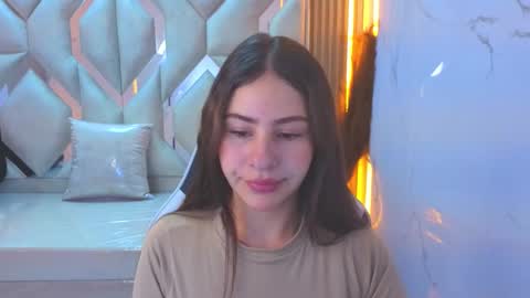 Mariana  online show from September 2025 12:49:02 PM