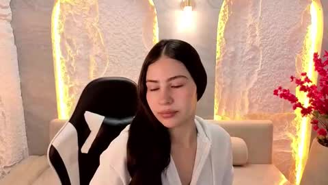 Mariana  online show from September 2025 01:02:01 PM