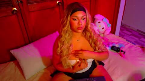 Snapshot of marianapradax chatting on November 2025 06:13:01 AM Mariana Prada online show from November 2025 06:13:01 AM