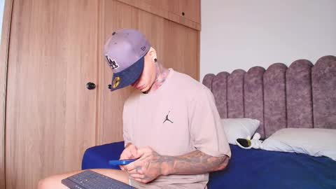 Snapshot of marko_toro__ chatting on November 2025 08:15:02 AM Sebastian online show from November 2025 08:15:02 AM