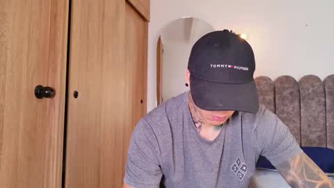 Snapshot of marko_toro__ chatting on December 2025 09:41:02 PM Sebastian online show from December 2025 09:41:02 PM