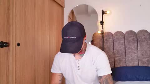 Snapshot of marko_toro__ chatting on December 2025 04:50:01 AM Sebastian online show from December 2025 04:50:01 AM