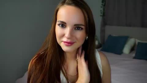 Kira online show from October 2025 09:40:02 AM
