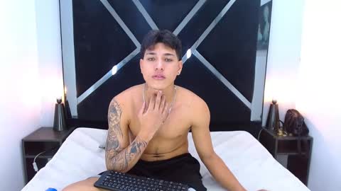 Marquinoo  online show from December 2025 07:11:01 PM