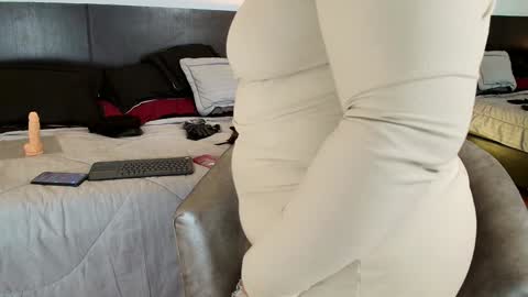 Martina Caicedo online show from December 2024 09:50:02 AM