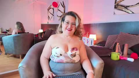 Martina Caicedo online show from February 2025 09:53:02 AM