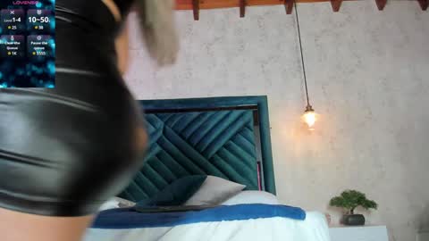 Martina online show from December 2024 06:08:01 PM