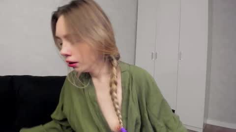 Snapshot of mary_shiota chatting on December 2025 08:30:01 AM HelIo Everyone Im MaryWelcome to my room and lets have a good time together with me online show from December 2025 08:30:01 AM