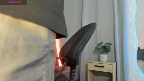 Snapshot of mateo_hunter chatting on November 2025 03:16:01 AM MATEO HUNTER online show from November 2025 03:16:01 AM