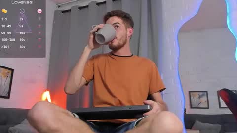 Snapshot of mateo_hunter chatting on November 2025 12:05:01 AM MATEO HUNTER online show from November 2025 12:05:01 AM