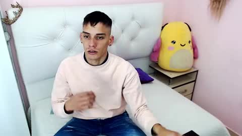 mathews_hot21 online show from September 2025 05:25:01 PM