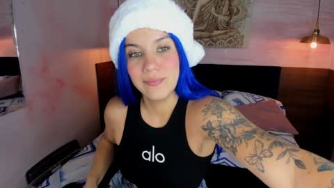 Melanie Roux online show from December 2024 07:49:01 PM