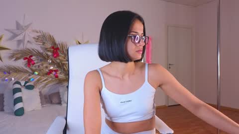 Snapshot of melisa_vong chatting on January 2025 01:03:01 PM Victoria online show from January 2025 01:03:01 PM