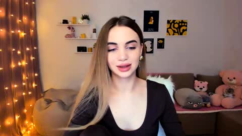 Tessa online show from December 2024 10:46:02 PM