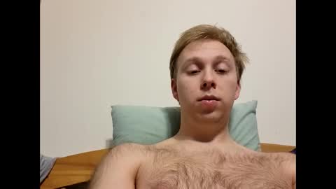 Snapshot of meow732 chatting on December 2025 01:44:01 AM meow732 online show from December 2025 01:44:01 AM