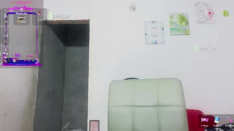Mia online show from September 2025 10:22:01 PM