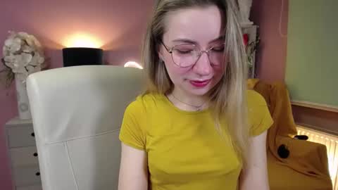 Snapshot of mia_luxx92 chatting on December 2024 07:50:02 AM Mia online show from December 2024 07:50:02 AM