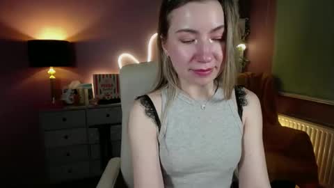 Snapshot of mia_luxx92 chatting on March 2025 08:18:02 PM Mia online show from March 2025 08:18:02 PM