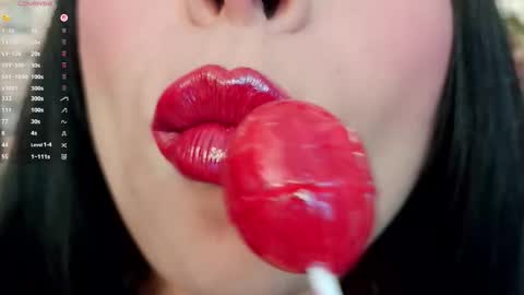 Snapshot of mia_roux1 chatting on November 2025 08:22:01 PM Mia online show from November 2025 08:22:01 PM