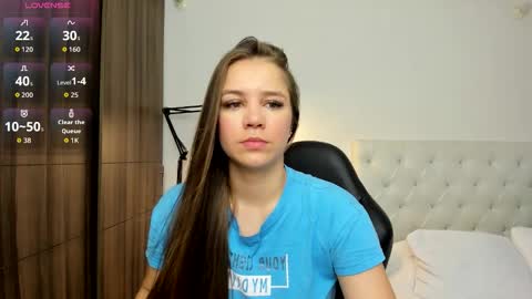 Snapshot of mia_speencer chatting on November 2025 12:05:02 PM Mia online show from November 2025 12:05:02 PM