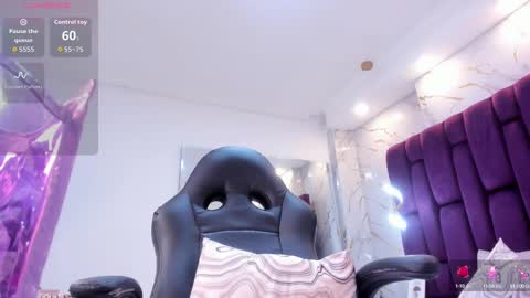 miadiamondd online show from September 2025 01:01:01 PM