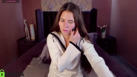 Mia online show from December 2024 11:29:02 AM