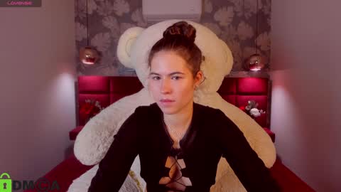 Mia online show from January 2025 05:27:01 AM