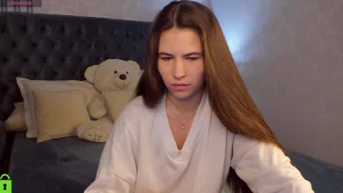 Mia online show from January 2025 05:48:02 AM