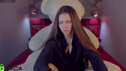 Mia online show from January 2025 05:51:02 AM