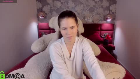 Mia online show from February 2025 09:37:01 AM