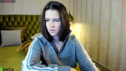 Mia online show from March 2025 09:46:02 AM