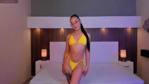 MiaMonroe online show from September 2025 09:05:01 PM