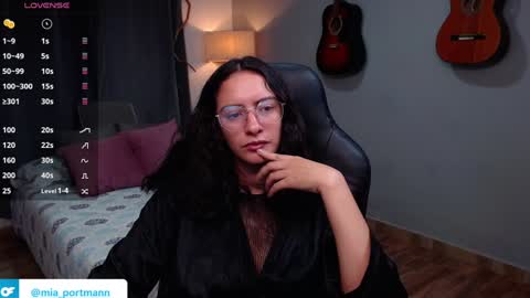 MIAPORTMANN online show from December 2024 03:17:01 PM