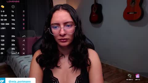 MIAPORTMANN online show from December 2024 02:14:02 PM