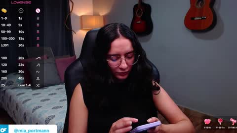 MIAPORTMANN online show from January 2025 03:42:01 PM