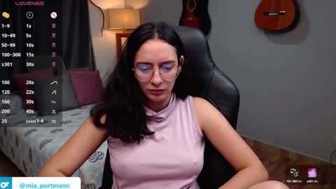 MIAPORTMANN online show from January 2025 12:41:02 PM